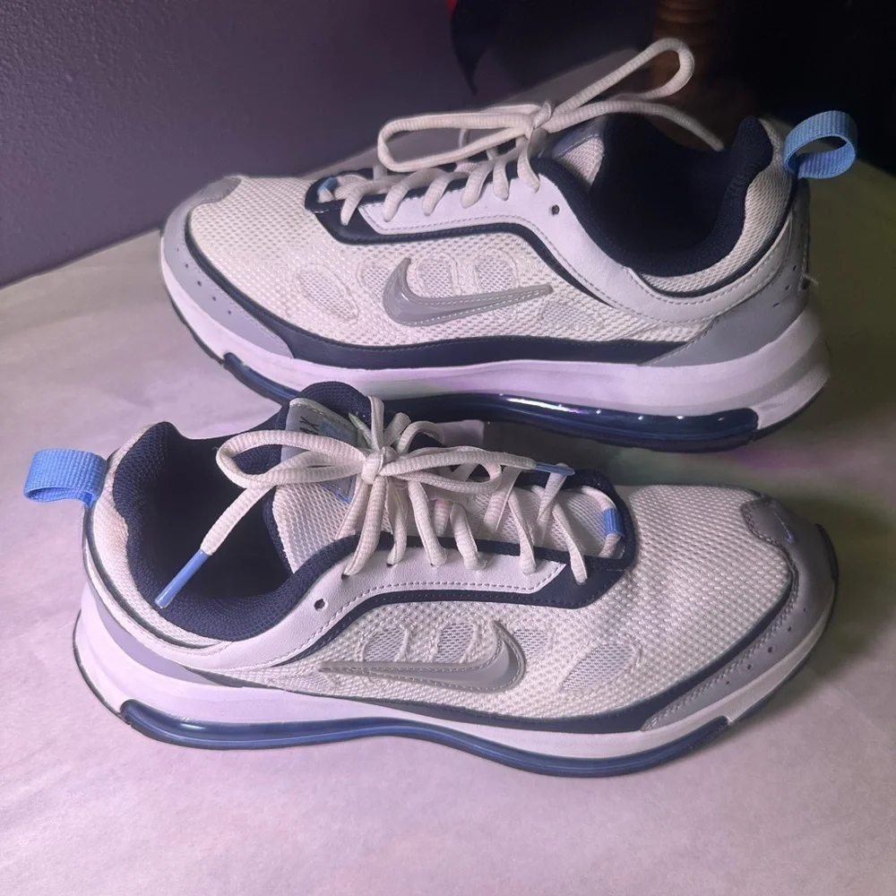 Nike White and Gray Men's Athletic Sneakers